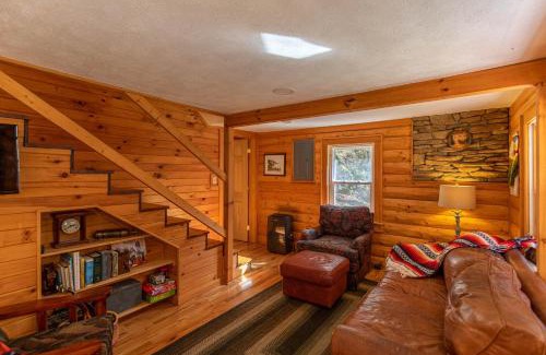 Fleetwood House | Hidden Cabin on Old Field Creek