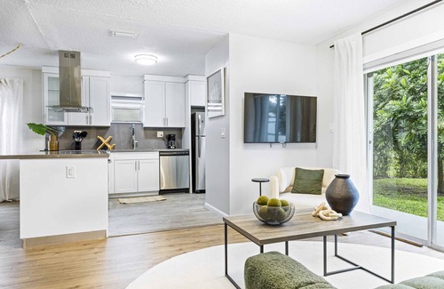 Cutler Bay Apartment | Hidden Garden, Miami Escape, Parking and Spacious
