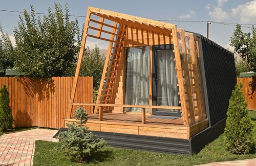 Garni Cottage | Hidden Garden Resort