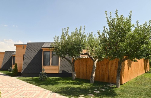 Garni Cottage | Hidden Garden Resort