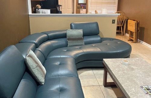 Tallahassee Apartment | Hidden gem! 2 bedroom 1 bath less than 10 minutes from Tallahassee airport