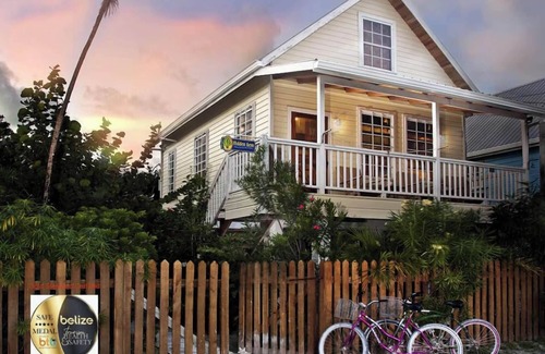 Caye Caulker House | Hidden Gem Cabana Pool AC Dock Access Paddleboards-Sleeps 5