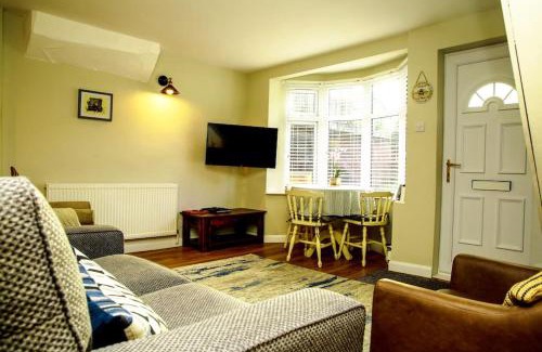 Hopwas House | Hidden Gem Canal Facing Retreat with lovely walks