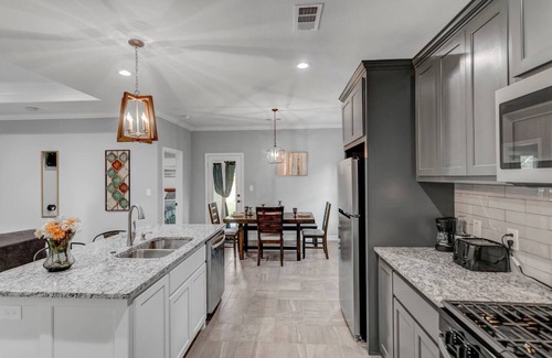 Beaumont House | Hidden Gem Chef Kit Wheelchair Acc Free Parking!