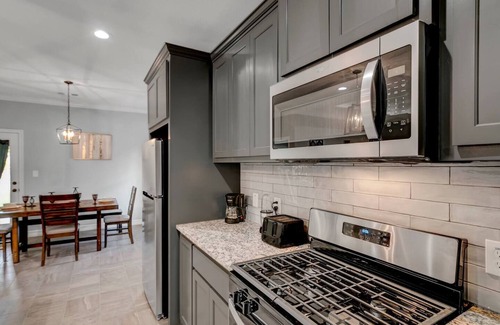 Beaumont House | Hidden Gem Chef Kit Wheelchair Acc Free Parking!
