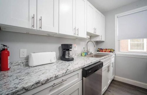 Washington Apartment | Hidden Gem Extended Stays Welcome Near Metro Train