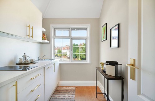 Woodhouse Apartment | Hidden Gem