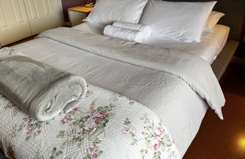 Preston Beach House | 💎 HIDDEN GEM @ HIDEAWAY LODGE, PRESTON BEACH - SLEEPS 6
