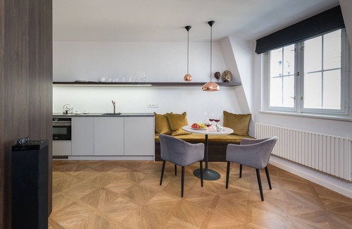 Prague 1 Apartment | ❤️ Hidden gem in the heart of Prague | AC, King bed, heated floor, fast internet
