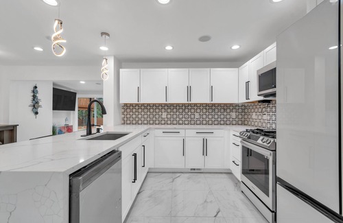 Lochearn House | Hidden gem in quiet neighborhood with pool