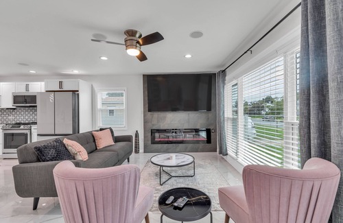 Lochearn House | Hidden gem in quiet neighborhood with pool
