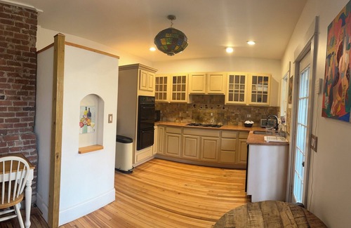 Beaver Hills House | Hidden Gem: Newly Remodeled 5-Bedroom Haven with Central AC in New Haven