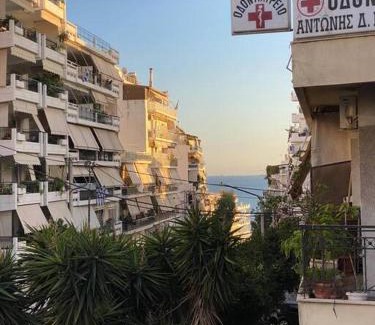 Peiraiki Apartment | Hidden gem on the Piraeus Coast
