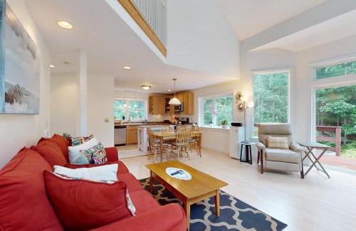 Bayville House | Hidden Gem Retreat