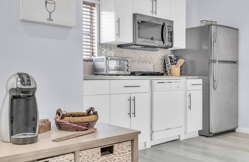 Biscayne Park House | Hidden Gem Tiny house centrally located in nature