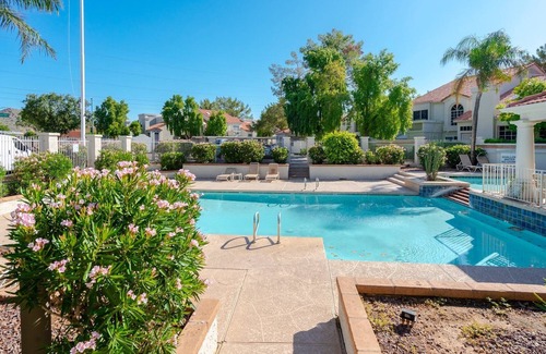 Paradise Valley Village House | Hidden Hills | 3 bed 2 bath | POOL
