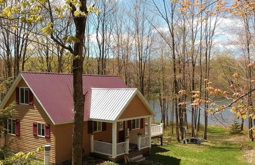 Town of Smyrna House | Hidden LakeFront Retreat