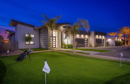 Glendale Villa | Hidden Paradise Estate+2 Houses+8500 SQ!+ 9bedroom