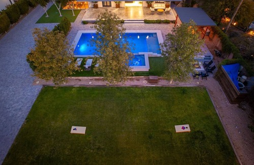 Glendale Villa | Hidden Paradise Estate+2 Houses+8500 SQ!+ 9bedroom