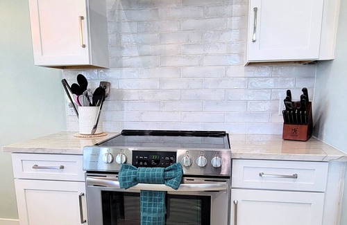 Bella Vista House | Hidden Pearl-4 BR/3 Bath House, Great Views, Shared Pool/Hot Tub, Small Dogs OK
