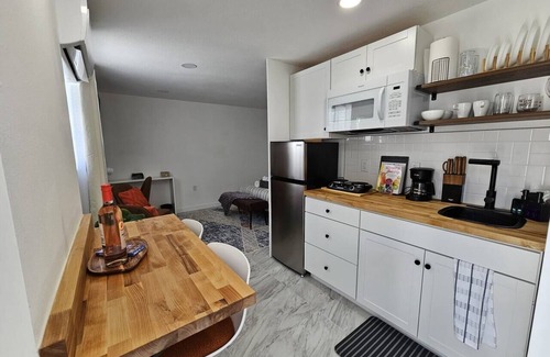 Aloha Gardens Apartment | Hidden retreat Near Tarpon & beaches (5 mi), Hidden retreat Near Tarpon & Beaches 5 mi
