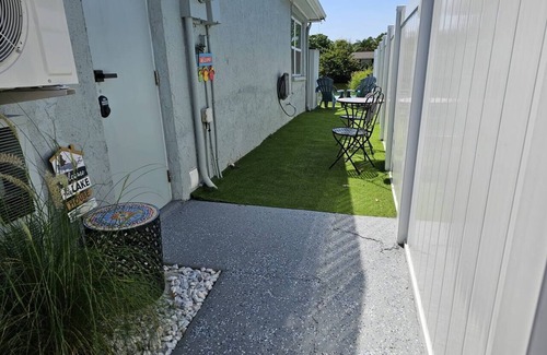 Aloha Gardens Apartment | Hidden retreat Near Tarpon & beaches (5 mi), Hidden retreat Near Tarpon & Beaches 5 mi