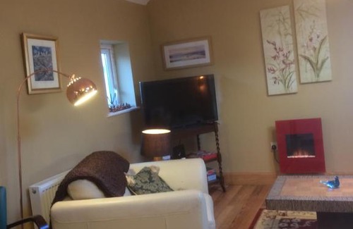 Dunfanaghy Apartment | Hidden village centre first floor apartment at Market Square