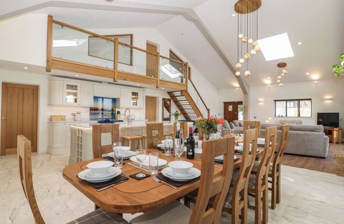 Pilning Cottage | HIDDEN WELL, family friendly, luxury holiday cottage in Aust