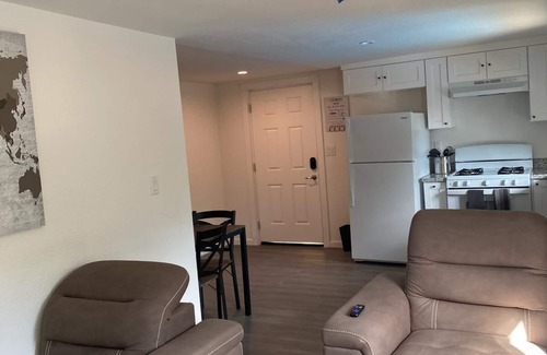 Scenic Brush Creek House | Hidden WineCountry Gem 1 Downstairs Unit
