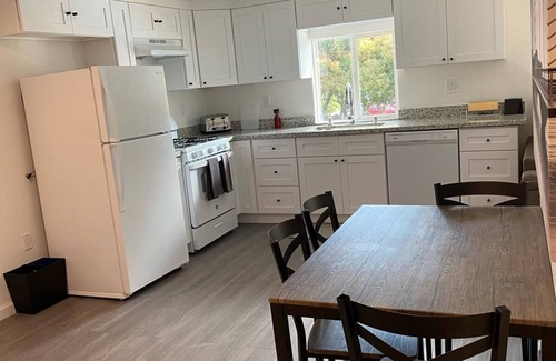 Scenic Brush Creek House | Hidden WineCountry Gem 1 Downstairs Unit