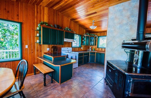 Kaslo Cottage | Hidden with unbelievable view! Panorama Cottage, Private Beach Access