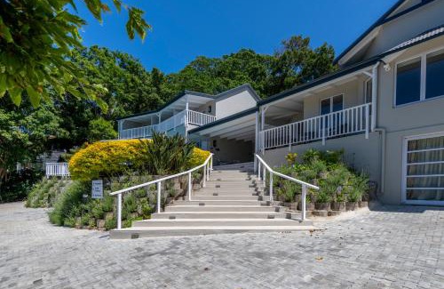 Paradise House | Hide-Away Guest House