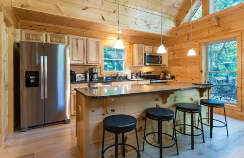 Cedar Mountain Cabin | Hideaway Cabin in Cedar Mountain | 2 Bed, 2 Bath