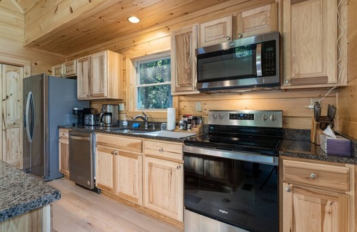 Cedar Mountain Cabin | Hideaway Cabin in Cedar Mountain | 2 Bed, 2 Bath