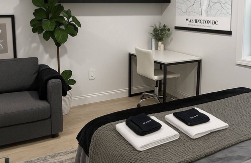 Twining Bed & Breakfast | Hideaway Nest 1BR Suite