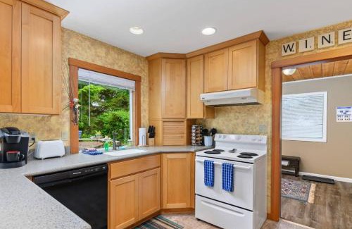 Lincoln City House | Hideaway on Dune