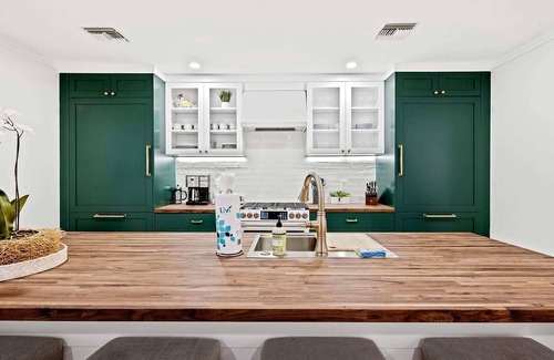 Victoria Park House | Hideaway Summary: Thi