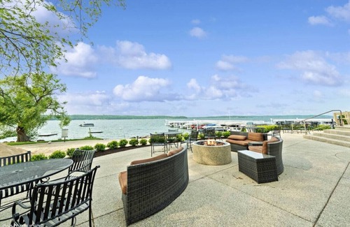Fontana House | Hideaway By The Lake