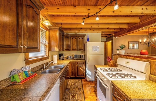 Mountain Base House | Hideout near Snowshoe, WV