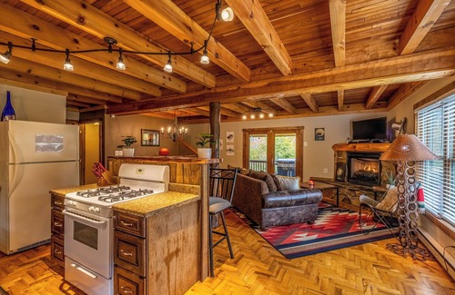 Mountain Base House | Hideout near Snowshoe, WV