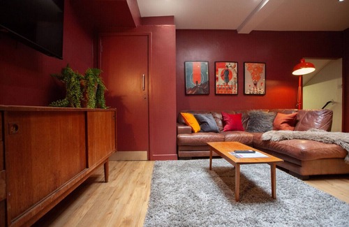 Butetown House | higgihaus 107 F Sleeps 4 Sunday - Friday