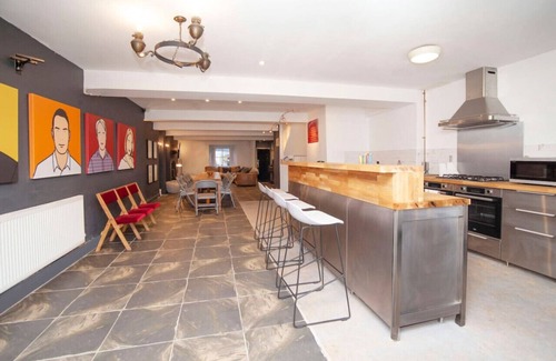 Butetown House | higgihaus 5 5 of 7 Rooms Monday - Friday