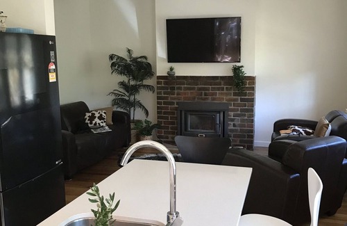 Jamieson House | High country retreat short walk to town