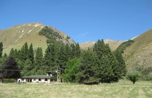 Waitaki District House | High Country Station - Homestead Holiday House