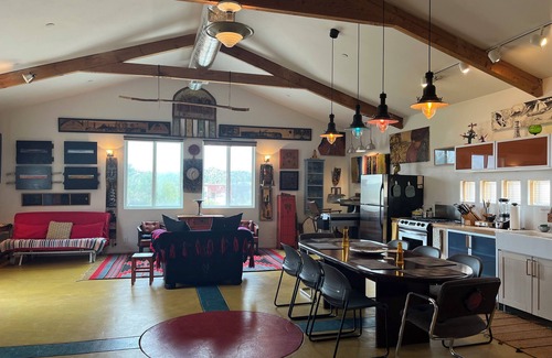 Jacumba House | HIGH DESERT & LAKE RETREAT adjacent to Mountain hiking, and a Hot Spring lake