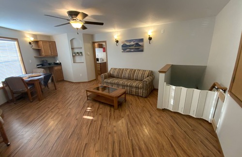 Three Hills House | High End King Suite c/w Living room, 2 Fireplaces, 2 Smart TVs, Kitchenette.