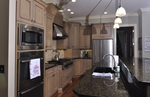 Hayesville House | High-end large quiet home with amazing long-range views, close to Lake Chatuge