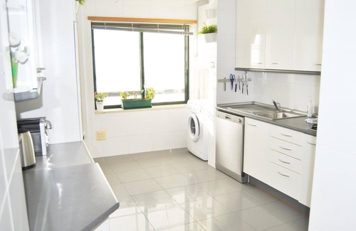 Parque das Nacoes Apartment | High Floor Apartment with River View Parque Nacoes Expo13