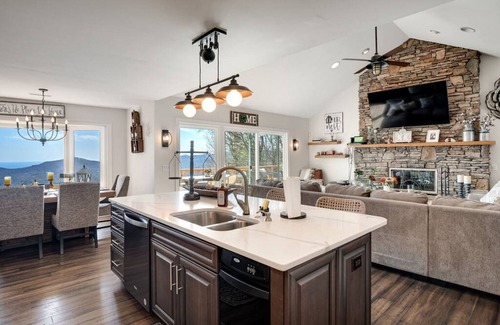 Sapphire House | High Heaven Mountain top dream