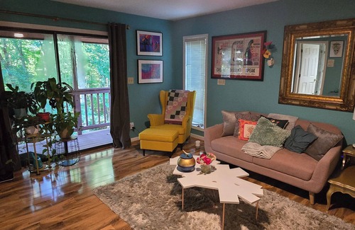 High Point House | High Point Hideaway - secluded & in center of town - fully furnished for comfort